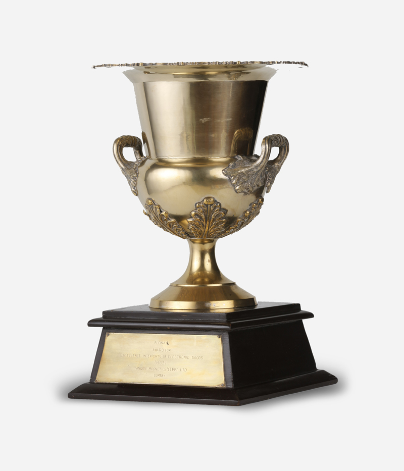 1983 Elcina Award for EXCELLENCE IN EXPORTS OF ELECTRONIC GOODS Tandon Magnetics Bombay Tandon Group GB