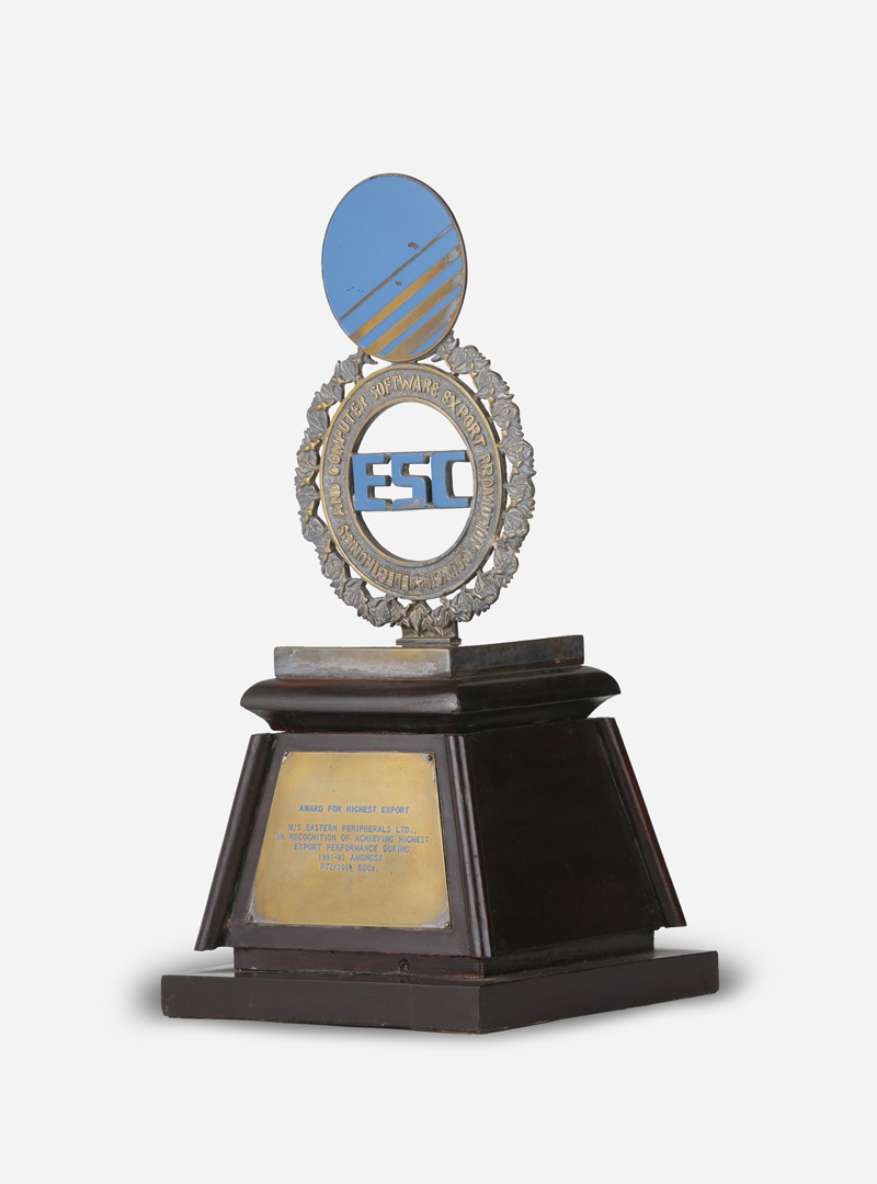 1991 92 ESC AWARD FOR HIGHEST EXPORT FOR EASTERN PERIPHERALS LTD Tandon Group GB