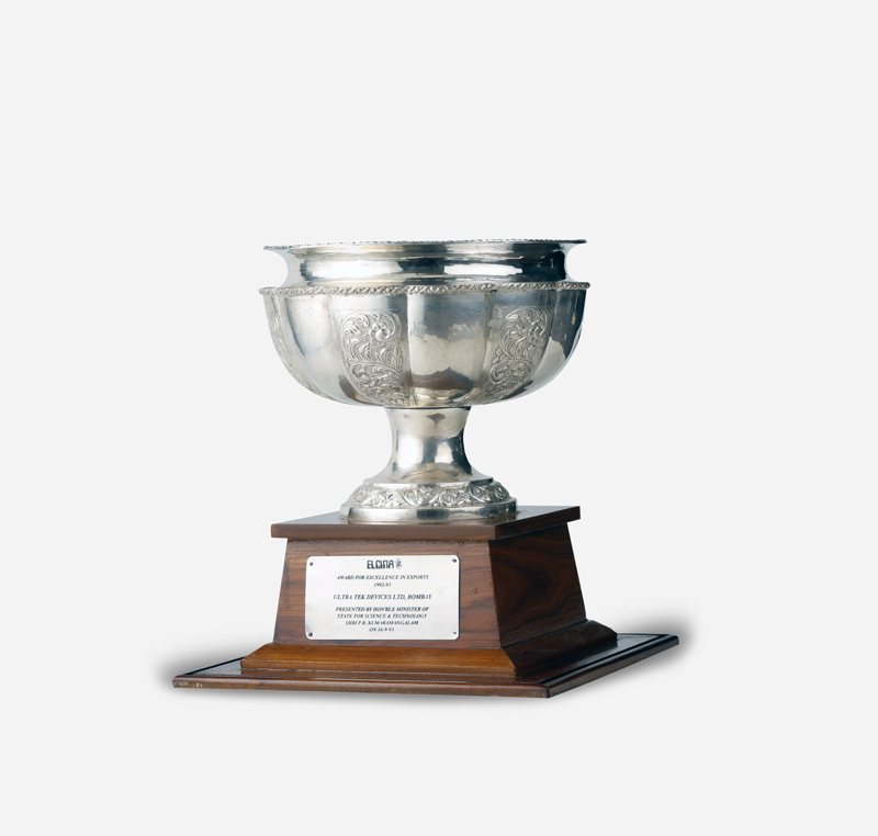 1992 93 Elcina AWARD FOR EXCELLENCE IN EXPORTS ULTRA TEK DEVICES LTD BOMBAY by Minister of State for Science and Technology Shri P R Kumaramangalam September 16 1993 Tandon Group GB